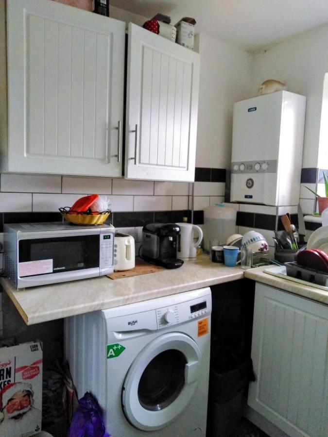 Hornchurch Comfortable Double Bedroom In London מראה חיצוני תמונה